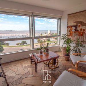 Venta Apartamento Puerto Buceo 2 Dormitorios - Vista Al Mar - Renovado + 2 Gjes