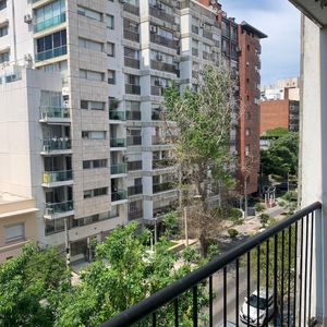 Apartamento En Venta De 3 Dormitorios C/ Cochera En Pocitos