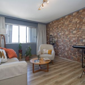 Apartamento En Venta En La Blanqueada De Dos Dormitorios Con Cochera