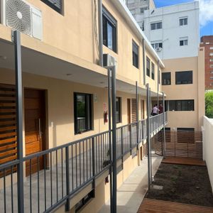 2 Dormitorios Duplex!