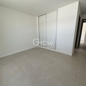 Apartamento De 2 Dormitorios En Venta Punta Del Este