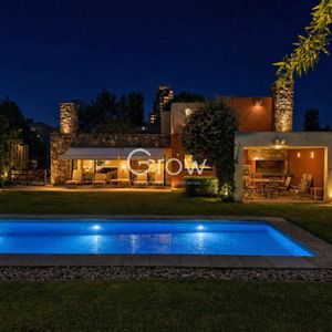 Exclusivo Barrio Privado, 3 Suites + Servicio Completo, Pileta. Losa Radiante