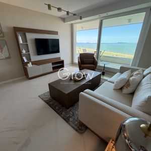 Piso Alto Con Hermosas Vistas! Frente Al Mar
