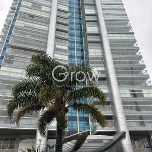Miami Boulevard, Punta Del Este.  Apartamento De 2 Dormitorios Y 2 Baños