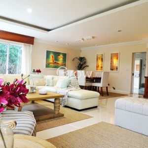 Hermosa Casa Ideal Para Disfrutarla Todo El Año A Pasos Del Mar.