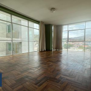 Departamento Duplex Con Terraza Privada En Venta, Achumani