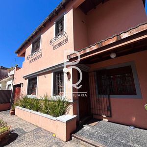 Casa En Venta Y Alquiler En Parque Batlle De 4 Dormitorios, Fondo, Piscina Y Barbacoa