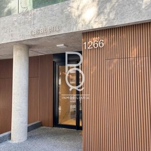 Apartamento En Pocitos Con Patio, Parrillero Y Garaje Fijo