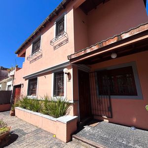 Casa En Venta En Parque Batlle De 4 Dormitorios, Fondo, Piscina Y Barbacoa