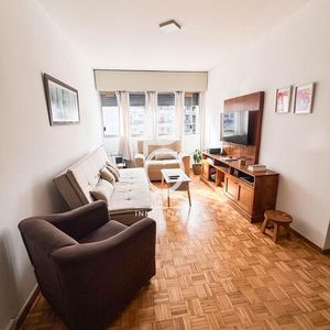 Venta Con Renta - Apartamento 3 Dormitorios Y Garage En Pocitos