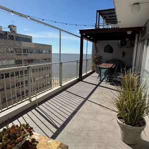 Alquiler | Apartamento  Pent-house 2 Dormitorios (1 Suite) Con Garage Gran Balcon En  Pocitos Vista Al Mar