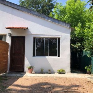 Alquiler | Casa 1 Dormitorio En Ciudad De La Costa Con Jardín