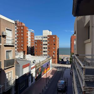 Alquiler | Apartamento   2 Dormitorios    Ciudad Vieja