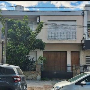 Alquiler De Casa De 4 Dormitorios , Dos Baños Y Garaje En Buceo