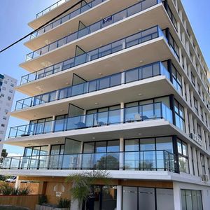 Apartamento Alquiler Anual  Punta Del Este ,3 Dormitorios