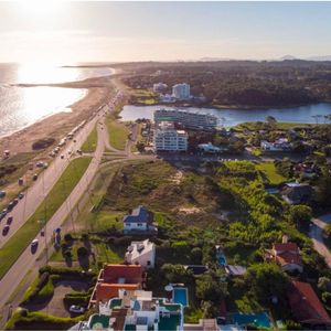 Terreno De 10.376 M2 Para Inversión De 3 Torres Punta Del Este