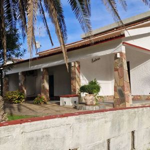 Venta | Casa En Esquina A 1 Cuadra De La Playa – Las Flores 3 Dormitorios