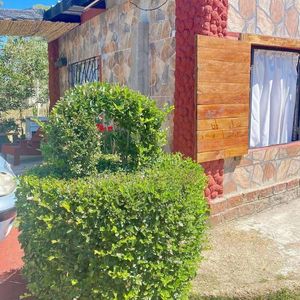 Venta | Casa En Balneario Argentino Canelones, Con Piscina Y Amplio Jardín.