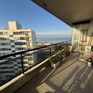 Apartamento En Alquiler, 3 Dormitorios,  Escritorio Y Balcón, En Parque Rodó.