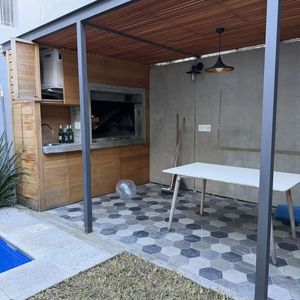 Alquiler Casa En Cordón De 4 Dormitorios Con Piscina.