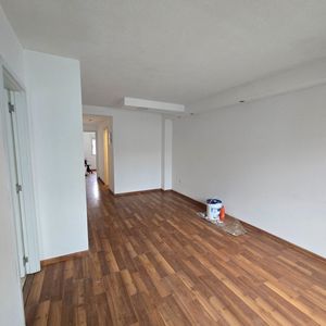 Alquiler Apartamento De 2 Dormitorios En La Comercial - Parrillero