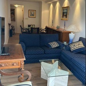 Alquiler Apartamento Pocitos 2 Dormitorios,2 Baños,amueblado