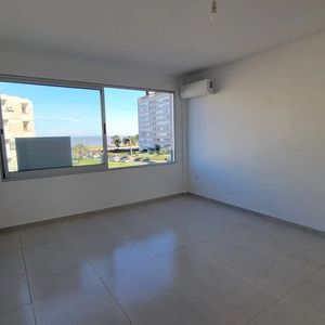 Alquiler Apartamento De 2 Dormitorios Ubicado En Malvín