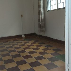 Alquiler De Casa En Pb Con Acceso A Azotea Común