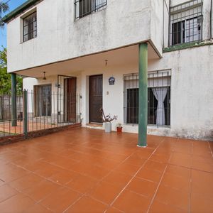 Casa En Venta 3 Dormitorios Con Cochera Parrillero Y Jardin En Pando