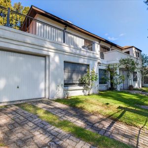 Casa En Venta 4 Dormitorios 3 Baños En Aires Puros Próximo A Prado