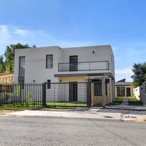 Casa En Venta 3 Dormitorios En Shangrilá