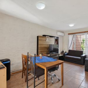 Casa 3 Dorm. Cooperativa. Patio Y Cochera. Cuota Accesible. Usd 53.000 + Deuda