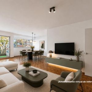 Alquiler De Apartamento De 3 Dormitorios + Servicio En Pocitos / Punta Carretas