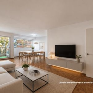 Venta De Apartamento De 3 Dormitorios + Servicio En Pocitos / Punta Carretas