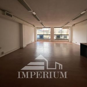 Venta Amplia Oficina En Ciudad Vieja