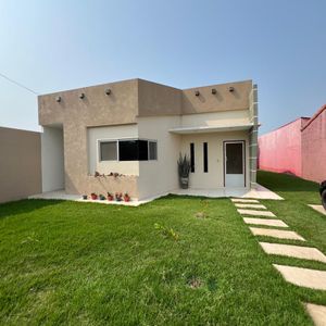 Casa Economica En Venta - Av Moscu Y Av Mapaiso