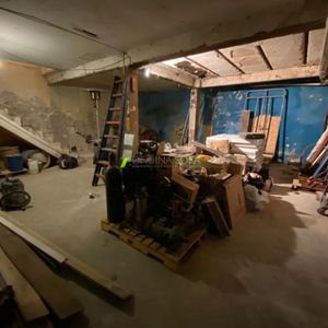 Oficina Sosa - Reservada Cesar Diaz Y Agraciada Local A Reciclar En Subsuelo De 69mts2 No Tiene Acceso Vehicular Solo Por Escalera