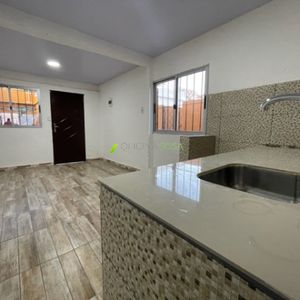 Julian Laguna Esq. Campichuelo