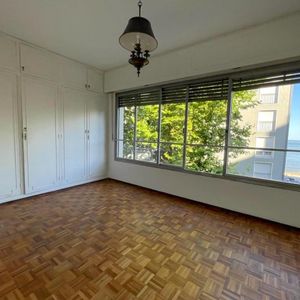 Alquiler Apartamento 3 Dormitorios + Servicio | Pocitos