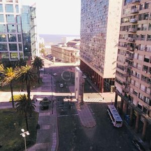 Oficinas A La Venta, Renta, Excelente Ubicación. Vista En Plena Ciudad Vieja!