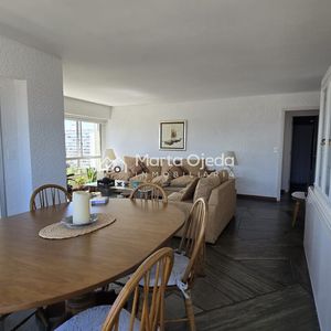 Apartamento En Venta De 3 Dormitorios, Vista Playa Mansa Y Brava