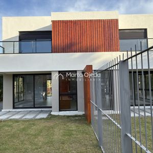 ¡mudate Ya! Casa A Estrenar De Buena Construcción Y Finas Terminaciones