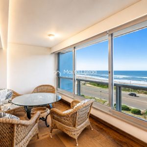 Vende Apartamento Con Vista Al Mar, De 4 Dormitorios En Brava, Punta Del Este