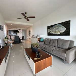 Vende Departamento En Azure Tower, Playa Mansa De 2 Dormitorios, Con Vista Al Mar, Punta Del Este