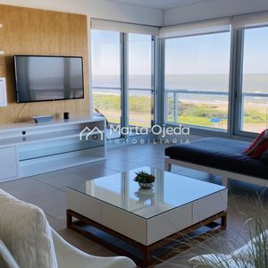 Exclusivo Apartamento De 2 Dormitorios Frente A Playa Brava Punta Del Este