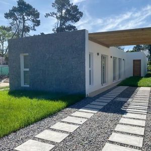 (bpv-bpv-10771)  Venta De Casa A Estrenar De 3 Dormitorios En Punta Del Este