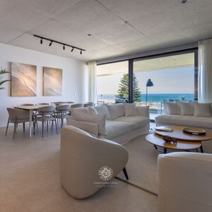 (bpv-bpv-10829)  Apartamento Sobre La Playa La Barra 3 Suites + Servicio En Alquiler