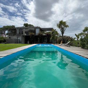 (bpv-bpv-11132)  Moderna Casa En Rincón Del Indio Punta Del Este