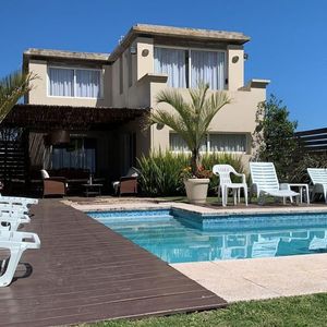 (bpv-bpv-7021)  Casa En Alquiler Montoya 4 Dormitorios Pileta Climatizada