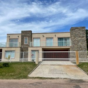 (bpv-bpv-9332)  Casa En Venta 4 Dormitorios